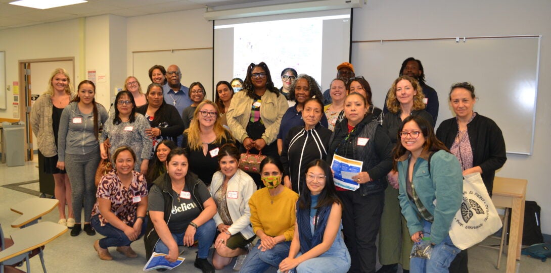 A group picture of Greater Lawndale community members, UIC stakeholders, and GLHW project members that attended the share back event.